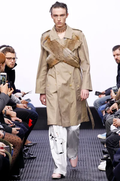 Look 17
